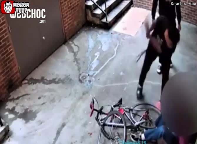 Video :Following a street fight, two former soccer players from the University of Washington are accused with assault
